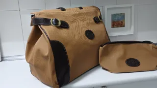 Bolsa de viaje y neceser mostaza y marrón