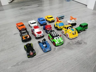 Lote de 13 coches de juguete