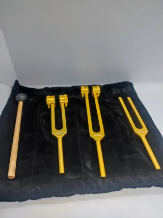 Diapason dorato con frequenze 128, 256, 512Hz