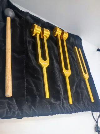 Diapason dorato con frequenze 128, 256, 512Hz