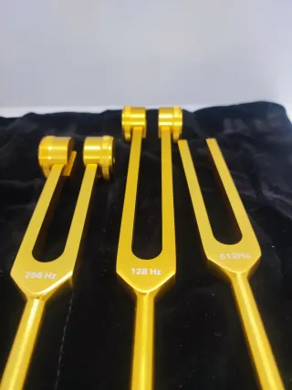 Diapason dorato con frequenze 128, 256, 512Hz