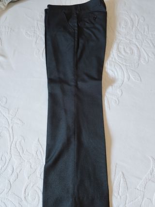 Traje de chaqueta gris oscuro