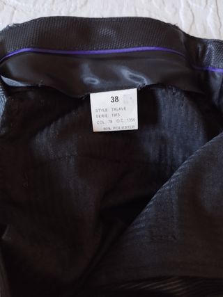 Traje de chaqueta gris oscuro