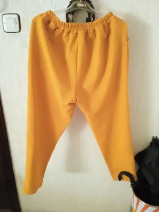 Pantalón cómodo mujer color mostaza