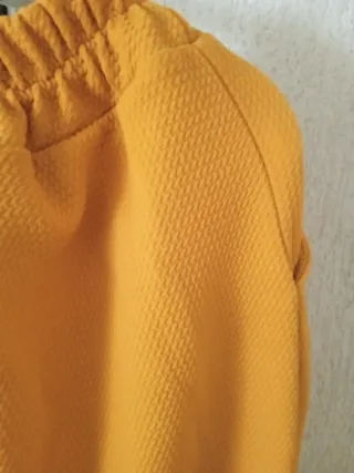 Pantalón cómodo mujer color mostaza