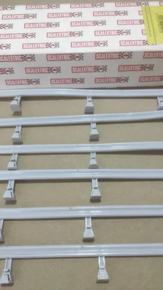 Scalextric Juego 6 vallas grises en caja