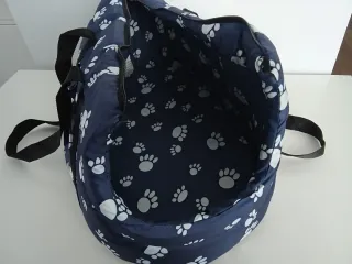 Transportín para mascota azul con huellas