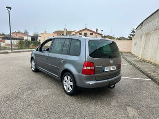 VW TOURAN 2.0 TDI 140CV HIGLINE PEGATINA B