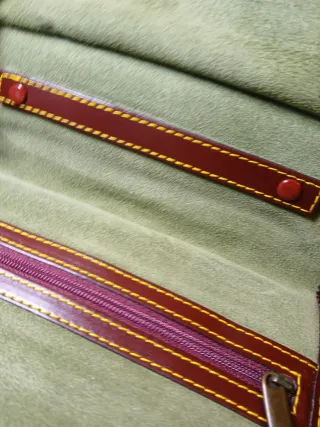 Estuche cartera piel verde y marrón