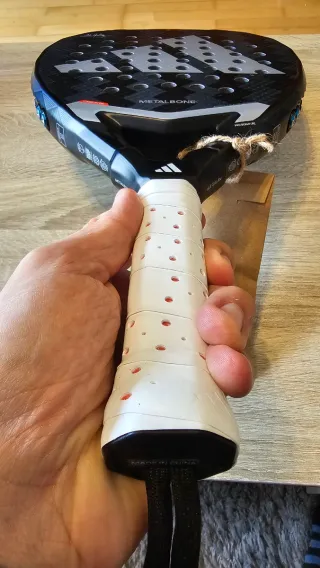 Pala Adidas Metalbone 3.4 Ale Galán 2025