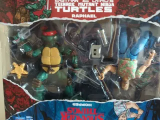 Figuras Stranger Things y Tortugas Ninja Raphael