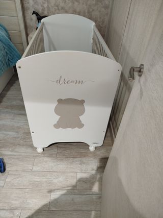 Cuna de bebé como nueva
