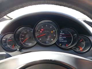 Porsche Cayenne 2011