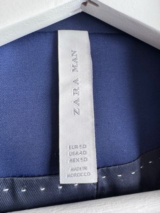 Chaqueta americana azul con solapa negra Zara