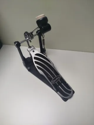 Pedal de bombo Gibraltar 5611
