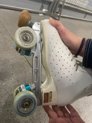 Botes Edea Ritmo 265 con piastra Roll Line Mistral 160