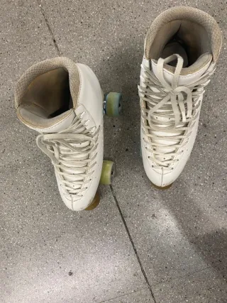 Botes Edea Ritmo 265 con piastra Roll Line Mistral 160