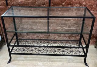 Vitrina de forja y cristal negra