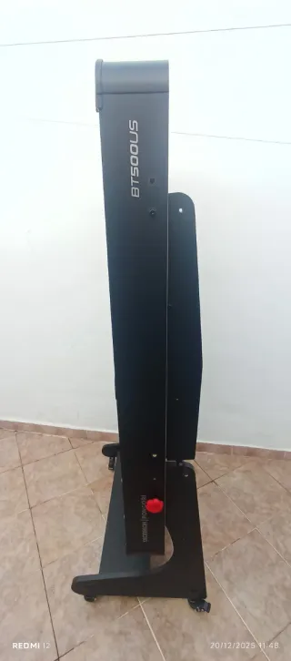 Mesa de billar con accesorios