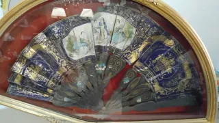 Abanico antiguo decorado