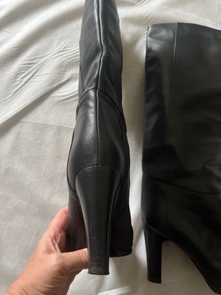 Stivali alti in pelle neri