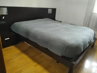 Cabecero, somier y mesitas habitación matrimonio