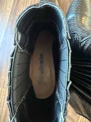 Botines Stradivarius efecto piel serpiente