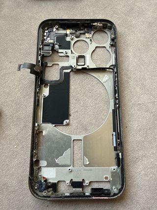 3 Chasis iPhone 15 Pro