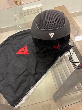 Casco de esquí Dainese negro. talla 60.