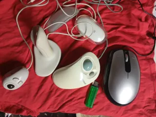 Lote de ratones Microsoft y Apple