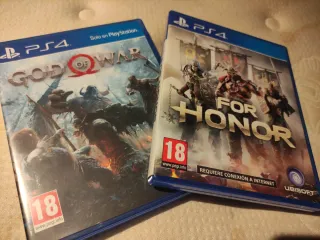 Pacchetto 2 giochi PS4: God of War e For Honor