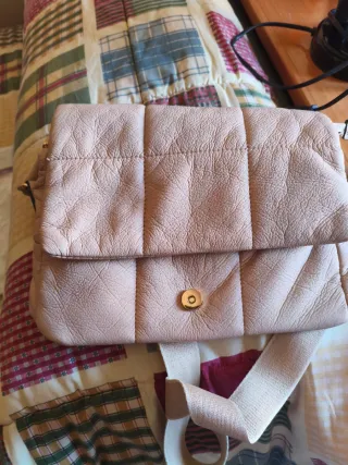 Bolso polipiel como acolchado muy suave y blandito