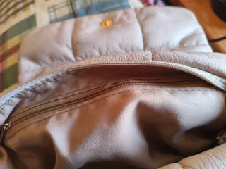 Bolso polipiel como acolchado muy suave y blandito