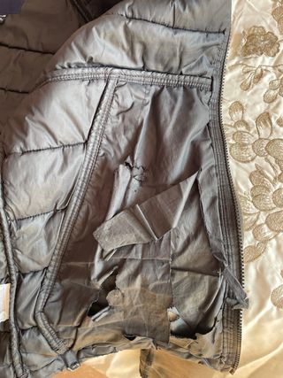 Chaqueta Nike acolchada con mangas grises