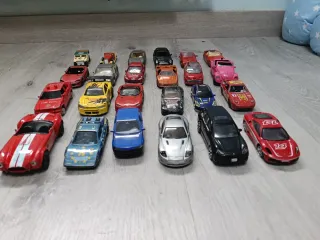 Lote 24 coches de juguete