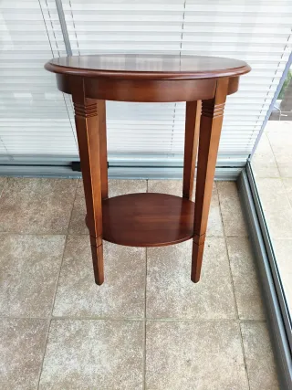 Mesa auxiliar redonda de madera