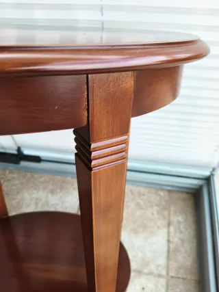 Mesa auxiliar redonda de madera