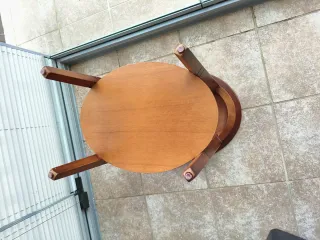 Mesa auxiliar redonda de madera