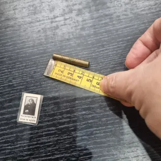 Lote antigüedades: religioso, costura y más