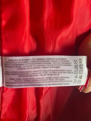 Cazadora corta acolchada roja