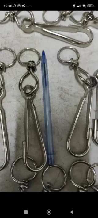 28 mosquetones grandes