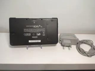 Nintendo DSi XL Edición Especial Roja