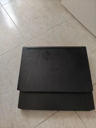 Due laptop Acer Gaming nere in vendita