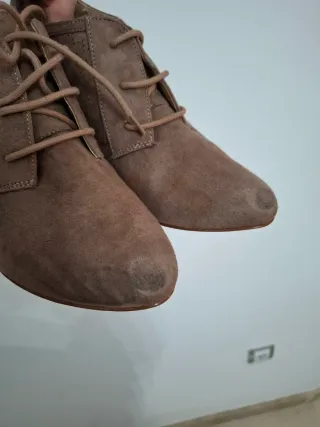 Botines de tacón con cordones,