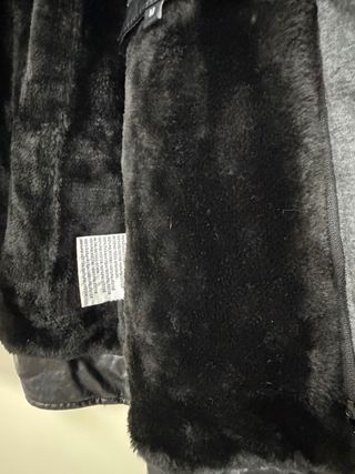 Chaqueta con Capucha Negra y Gris