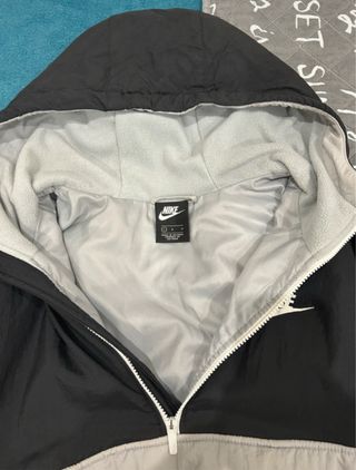 Abrigo Nike Negro y Gris con Capucha