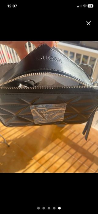 Bolso Guess Negro Correa Logo