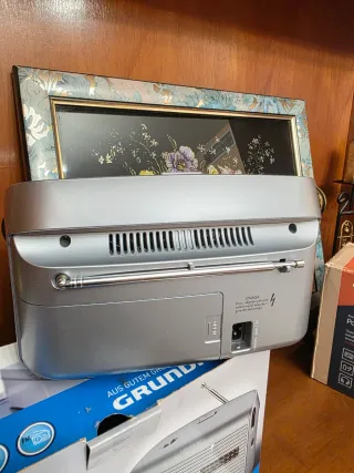 Radio Grundig Plata