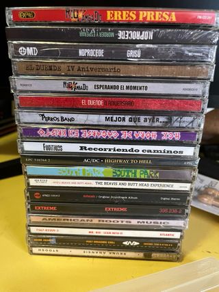 Lote CDs Variados + DVD Guitarra + accesorios