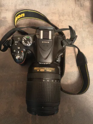 Nikon D5200 + Objetivo 18-140 VR